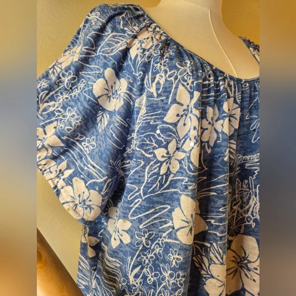 Cathy Daniels Blue Floral Blouse with Sequin Detail 2X - Picture 3 of 12